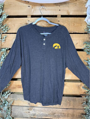 Champion Iowa Hawkeyes Long Sleeve Henley Shirt XL